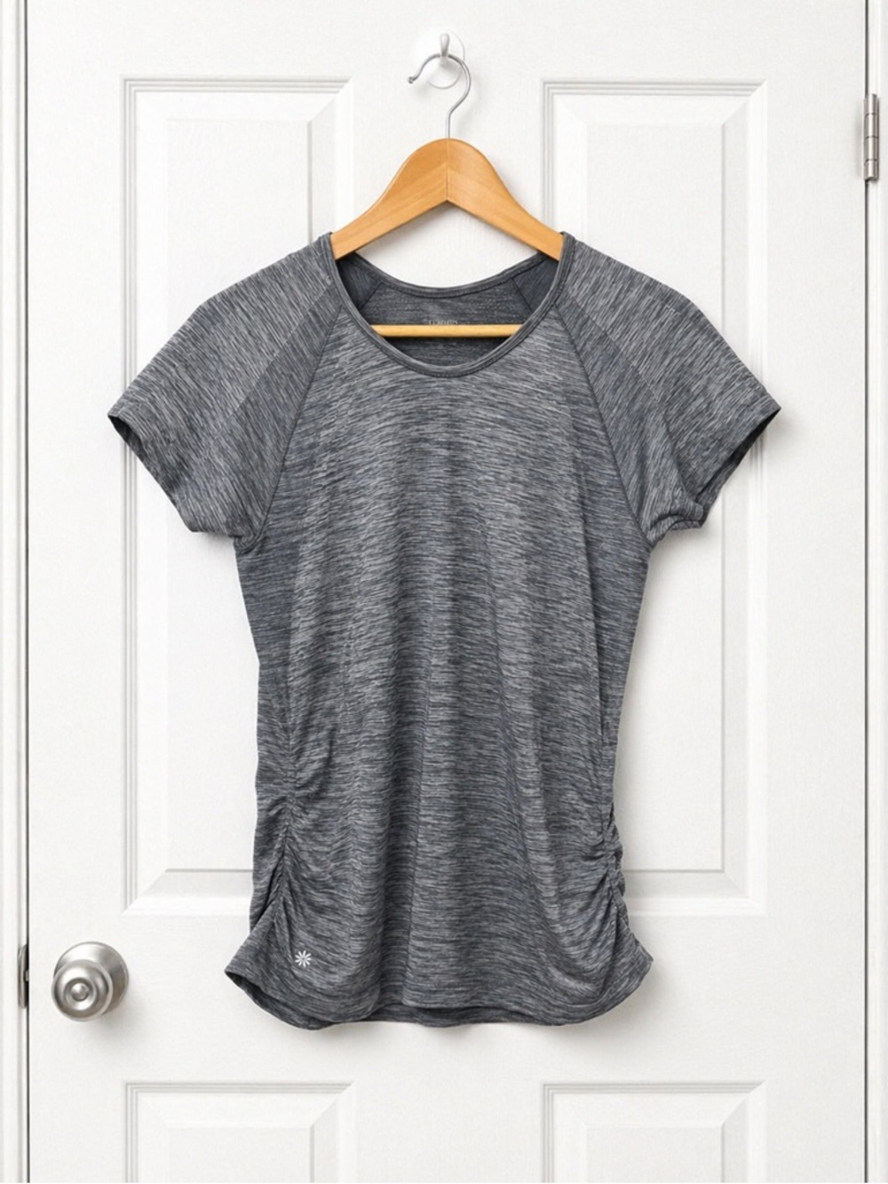 Athleta Women Gray Heathered Ruched Side Short Sleeve Performance Tee Size M